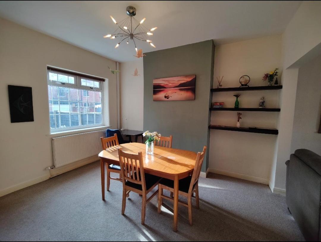 فيلا Victorian Semi Detached House Behind The High Street نيوتن لو ويلوس المظهر الخارجي الصورة